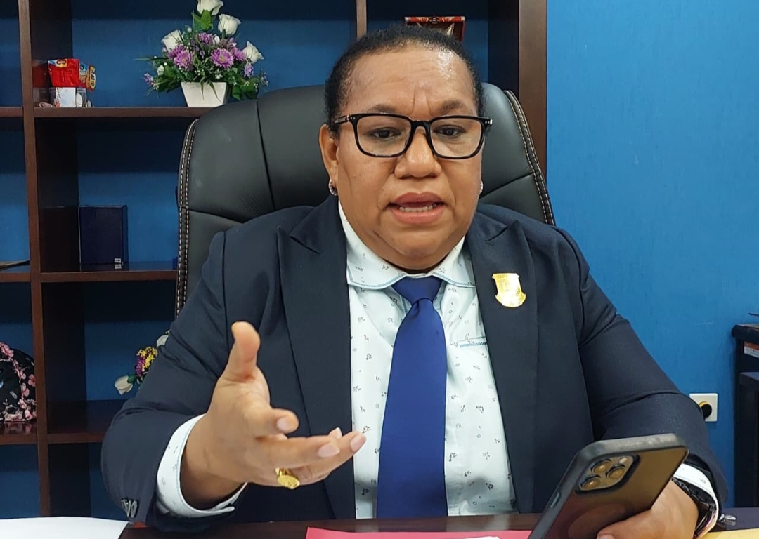 Herlin Monim Ajak Perempuan Papua Berani Melangkah dan Berkarya