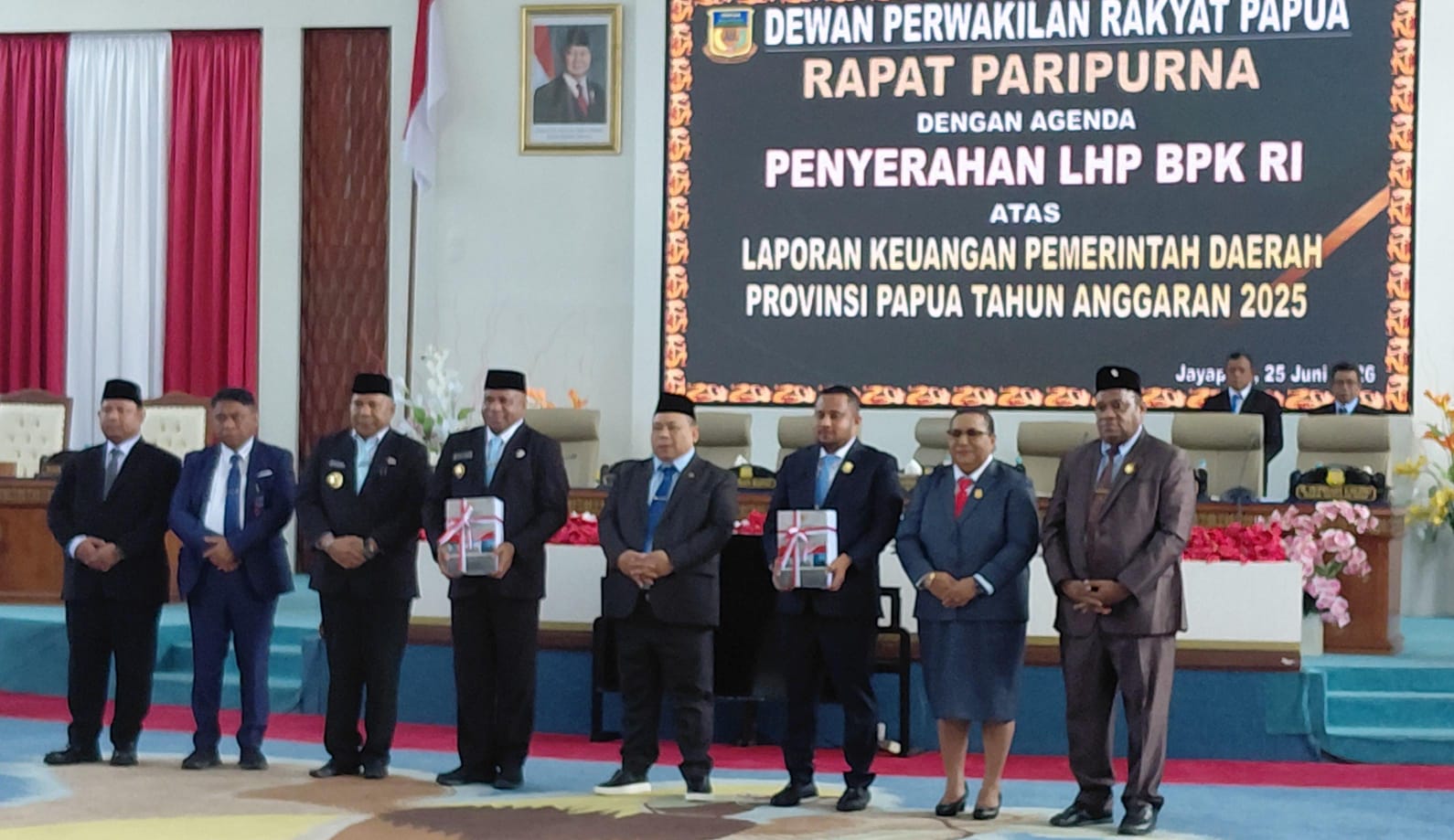 DPR Papua Gelar Paripurna Penyerahan LHP BPK RI atas LKPD 2025, Pemprov Papua Kembali Raih Opini WTP