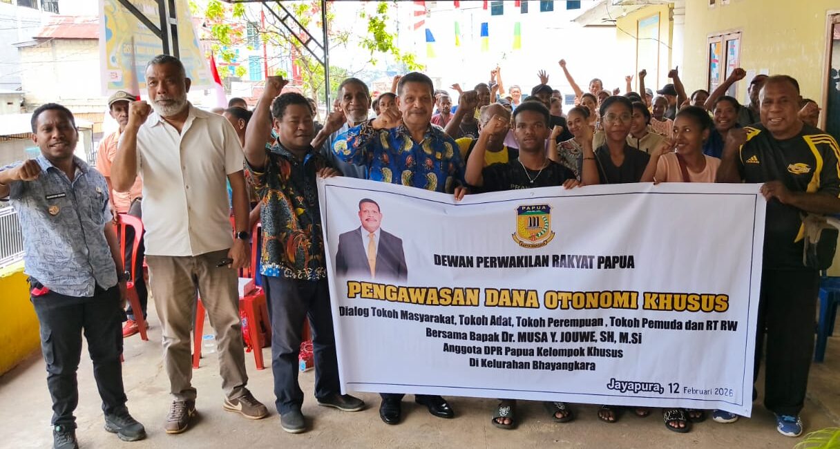 Dialog Bersama Warga Kelurahan Bhayangkara, Anggota DPR Papua Musa Jouwe Serap Sejumlah Aspirasi 