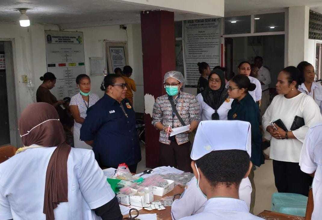Wakil Ketua I DPR Papua Desak Investigasi Menyeluruh Dugaan Keracunan Program MBG di Depapre